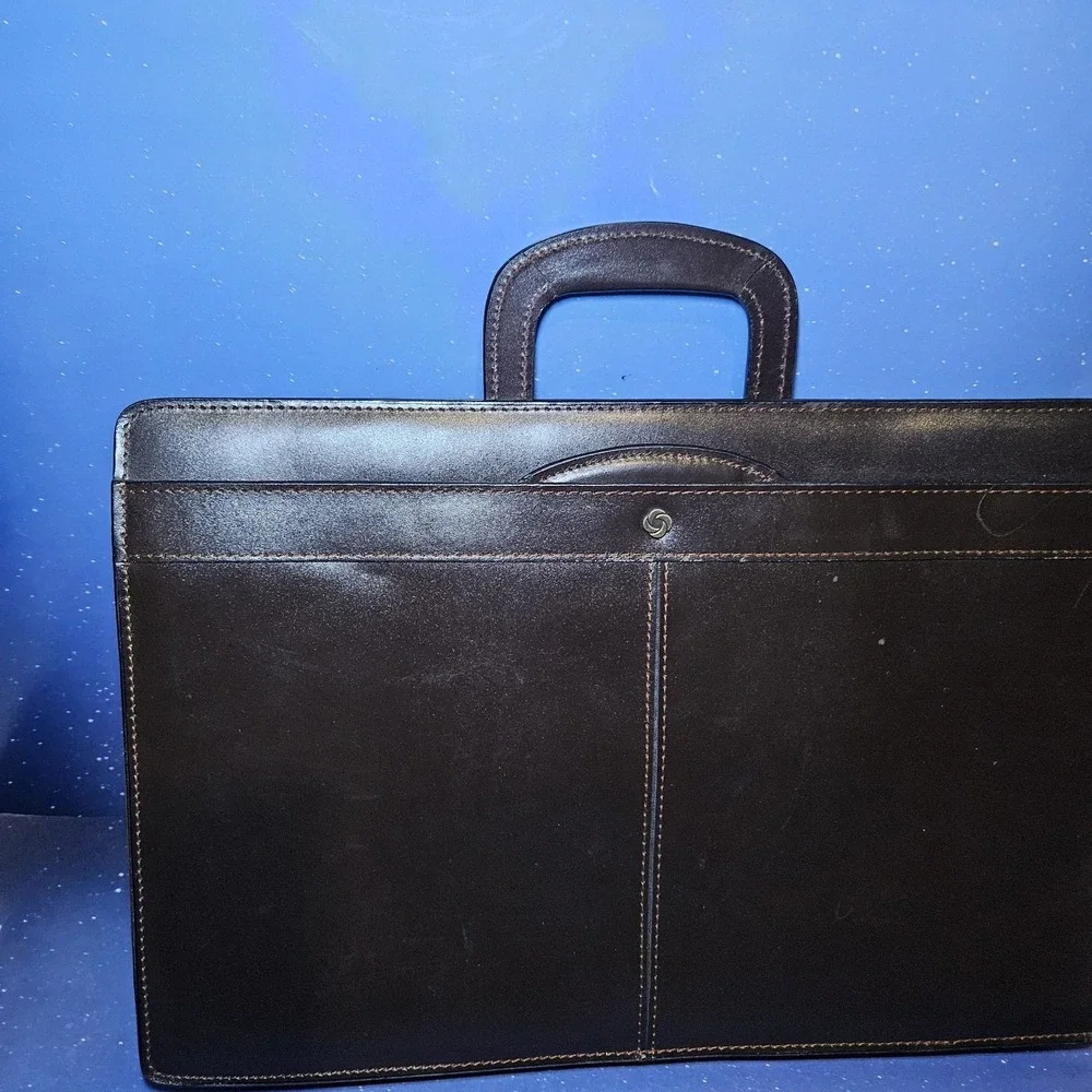 Samsonite Dignitary 3